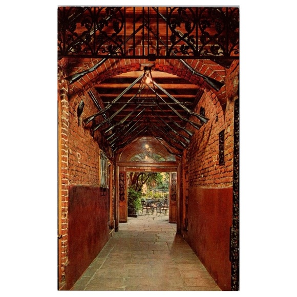 Pat O’Briens Bar New Orleans Louisiana Postcard - Picture 1 of 6